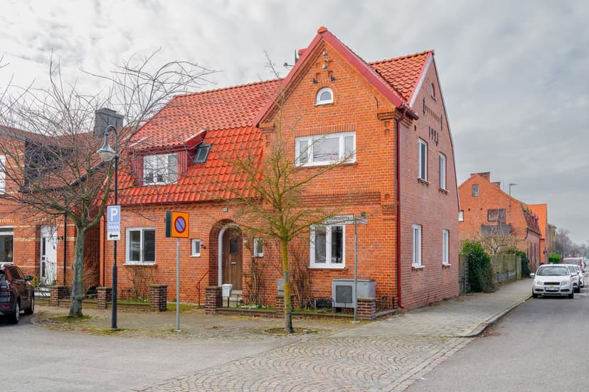Söderslättsgatan 43, Trelleborg - Urocza willa z centralną lokalizacją i ogromnym potencjałem!